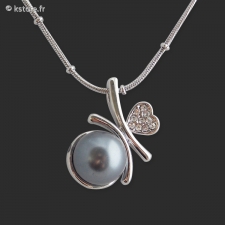 Collier gris à pende