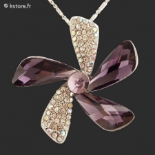 Collier fleur avec t