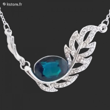 collier argenté avec