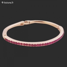 Bracelet doré orné d