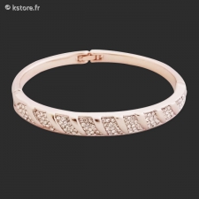 Bracelet doré avec 9